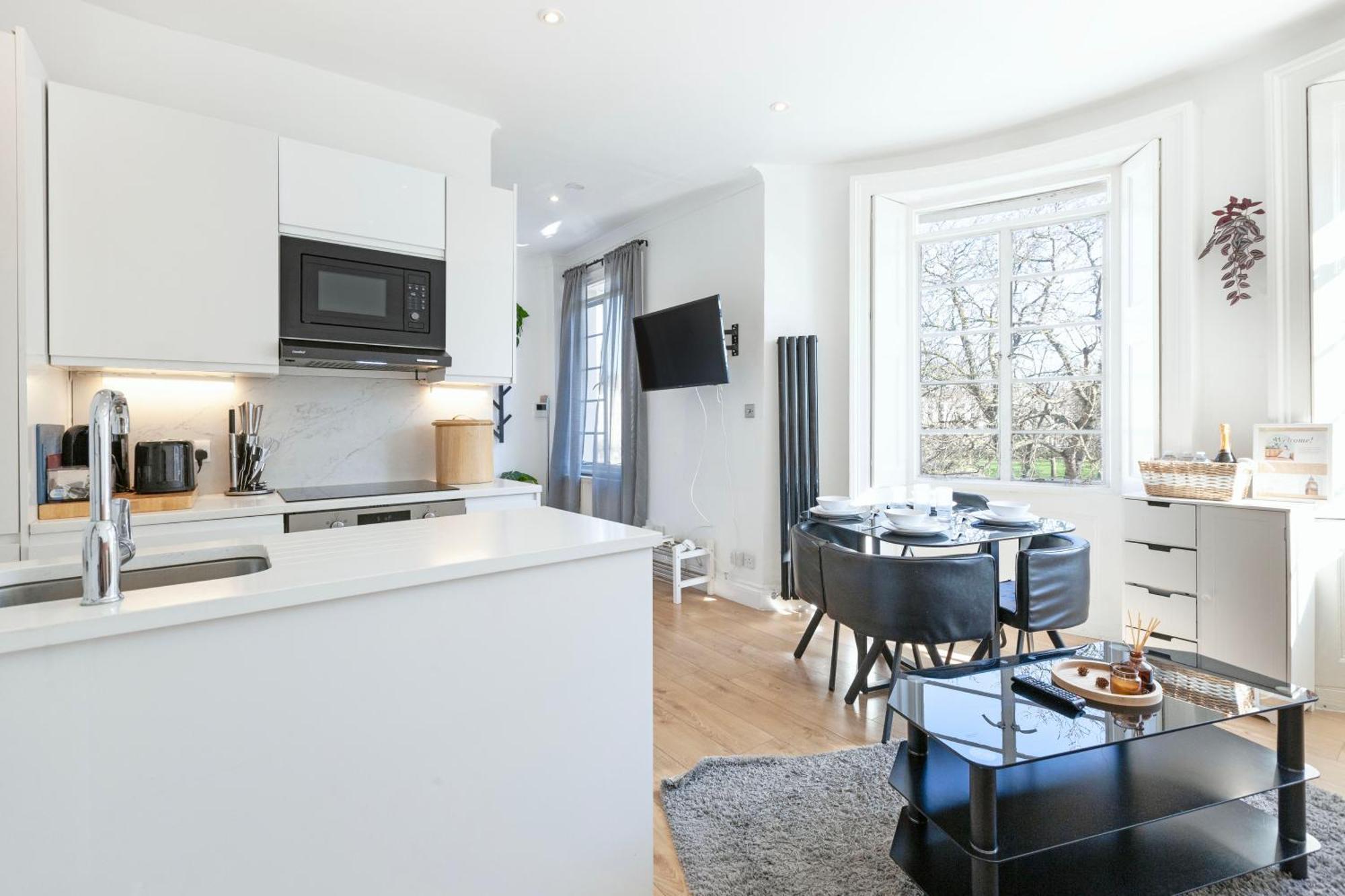 Luxury 2 Bedroom Flat In Royal Crescent Appartamento *
