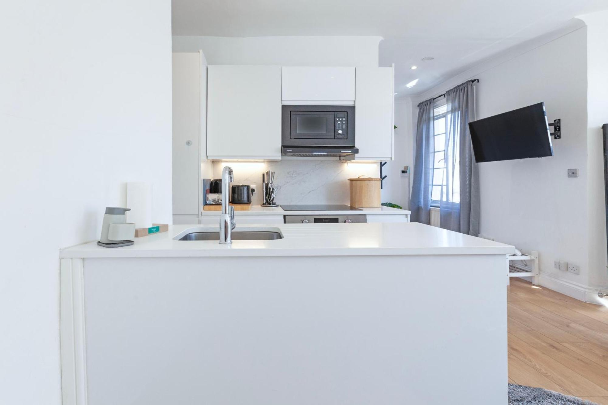 Appartamento Luxury 2 Bedroom Flat In Royal Crescent Londra